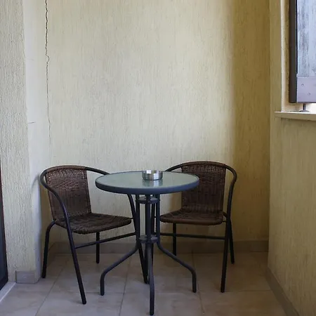 Townhouse Queens Gardens * Paphos