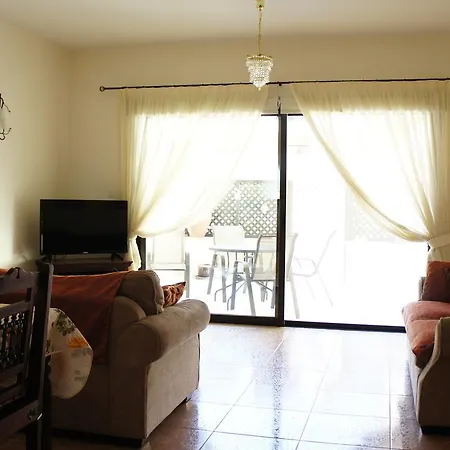 Townhouse Queens Gardens * Paphos